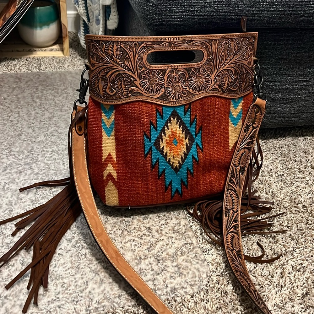 Red Saddle Blanket American Darling Tooled Leather Purse